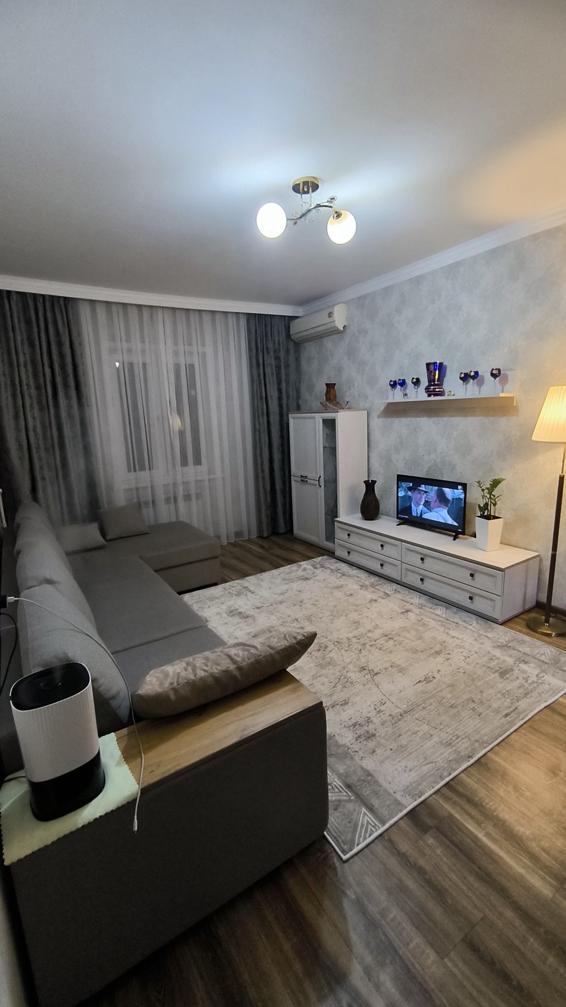 Продаётся своя квартира 3/2/9 Сергели 8,два балкона..