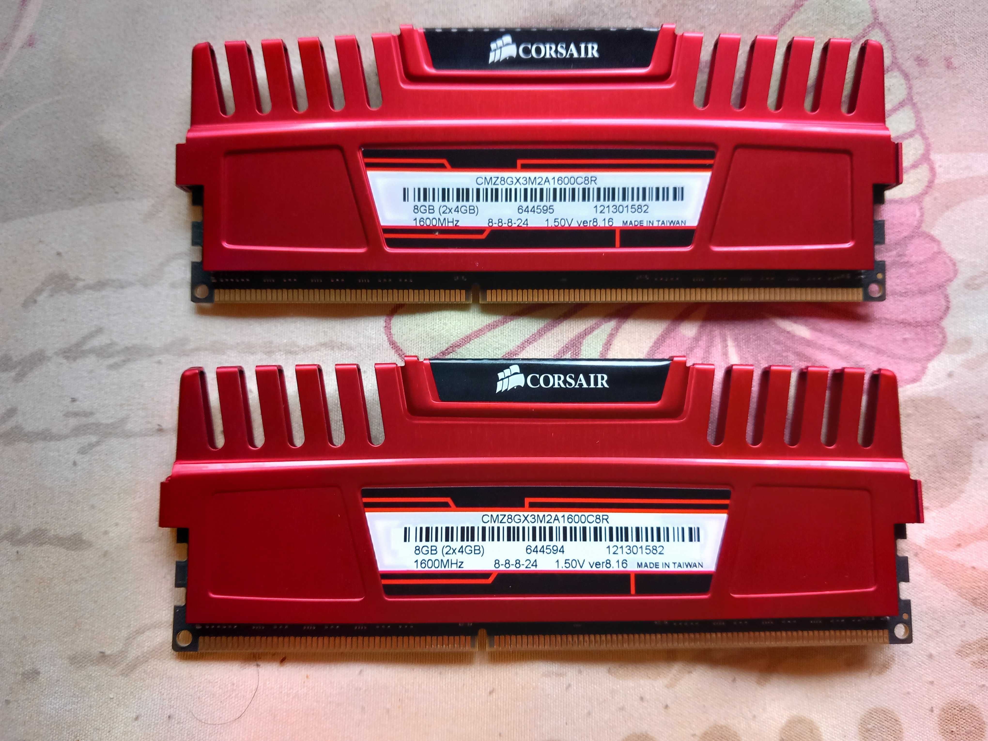 RAM памет: Corsair Vengeance CMZ8GX3M2A1600C8R 2x4 GB DDR3 Memory Kit