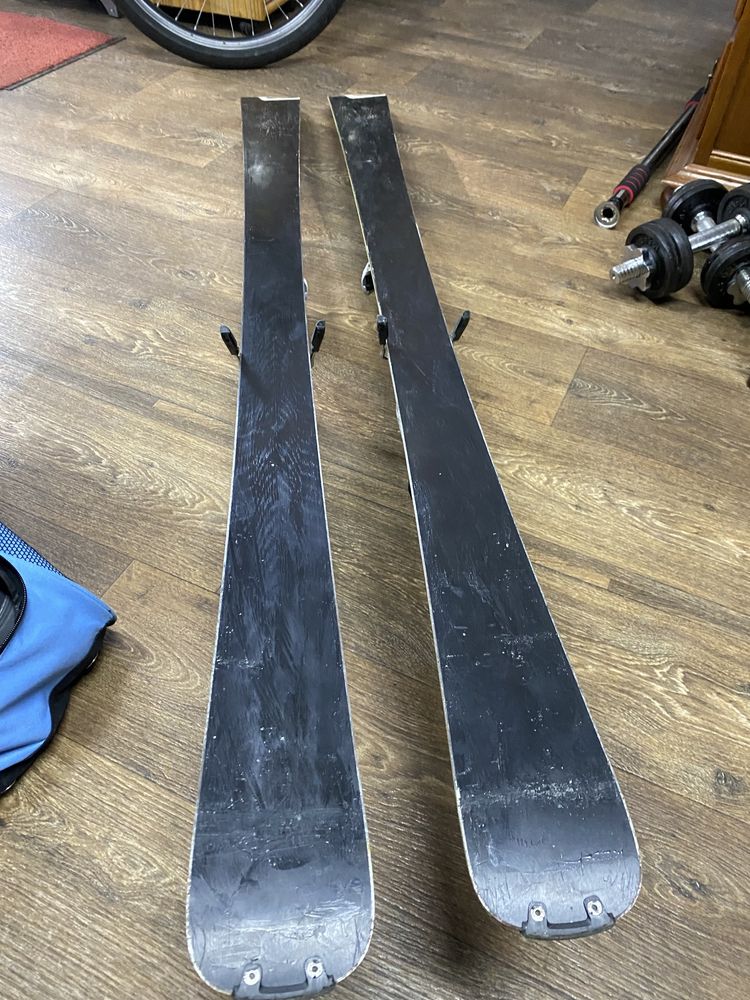 Ski Salomon 1,7 m