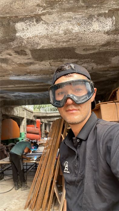 Сващик на *ВЫЕЗД*. Газ провод, Чугун, Полуавтомат Сварка с газом.