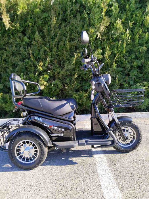 Двуместна електрическа триколка MaxMotors Pudding 1800W-48V-20Ah-ЧЕРНА