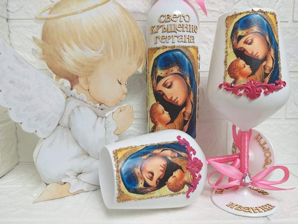 Ръчно декорирани подаръчни комплекти за кръстници