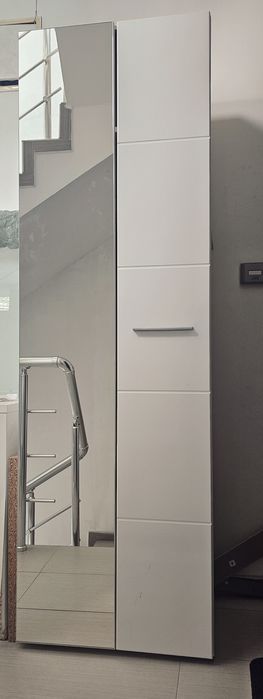 Гардероб с огледало