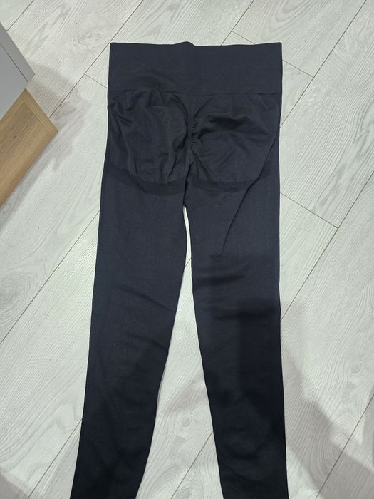 Черен дамски клин с повдигащ ефект