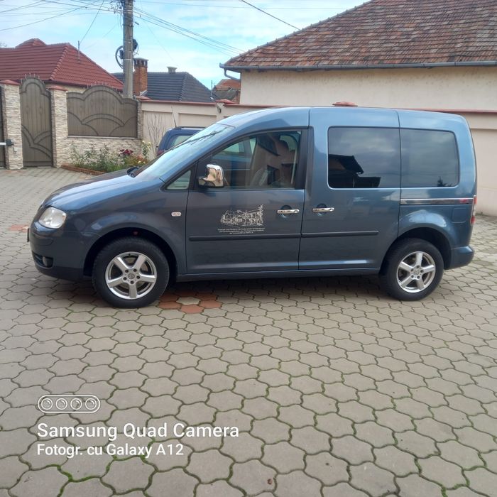 Masina este in stre forte buna distributie si toate acesorile scimbate