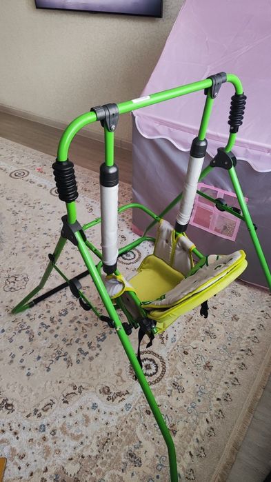 Продам качели комнатные