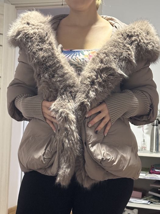 Vand geaca este noua ! Daca doriti ma contactati