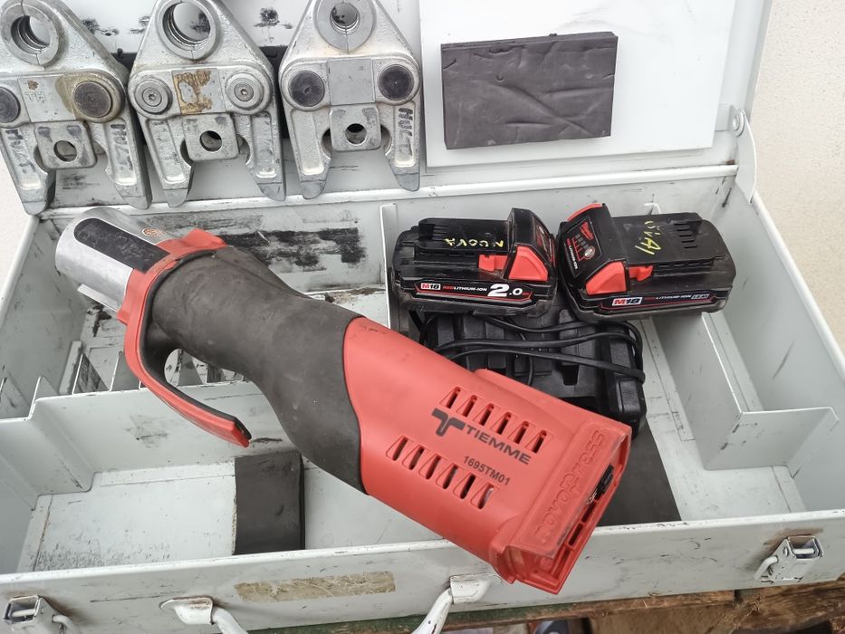 Presa sertizat novopress,2 baterii, încărcător , 3 bacuri th 16,20,26