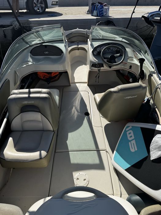 Моторна лодка Sea Ray 180 sport в Гърция