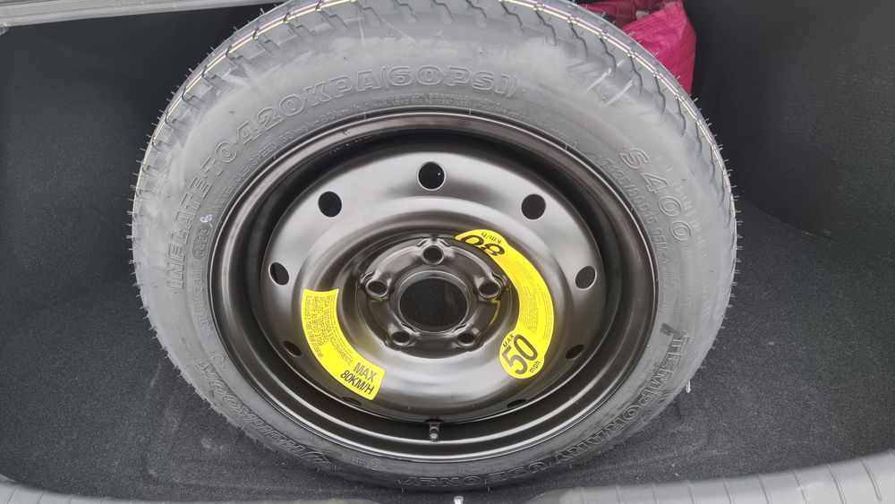 Roata rezerva Hyundai nouă ingustăa
