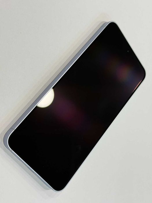 Samsung S25 – 128GB / 12GB RAM