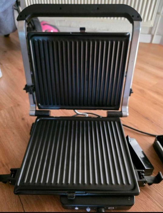 Грил Grundig,в отлично състояние, нов внос от Германия Германия.