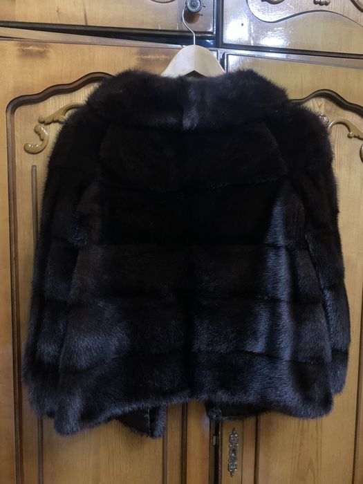 Продам шубу в хоршшем состоянии ! Цена 50000 тысяч ! Автоледи