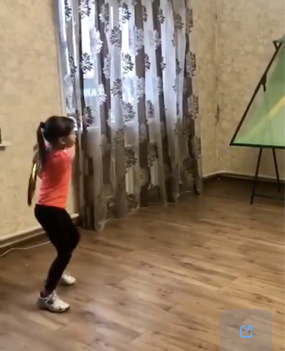 Теннис. Теннисный тренажер стенка.