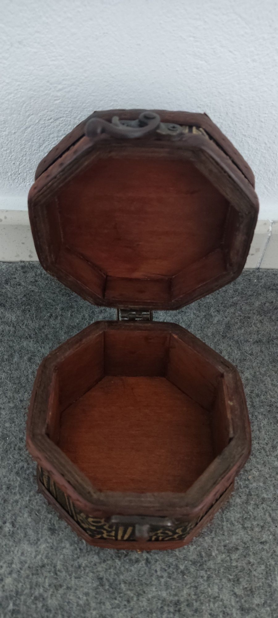 Cutie din lemn noua
