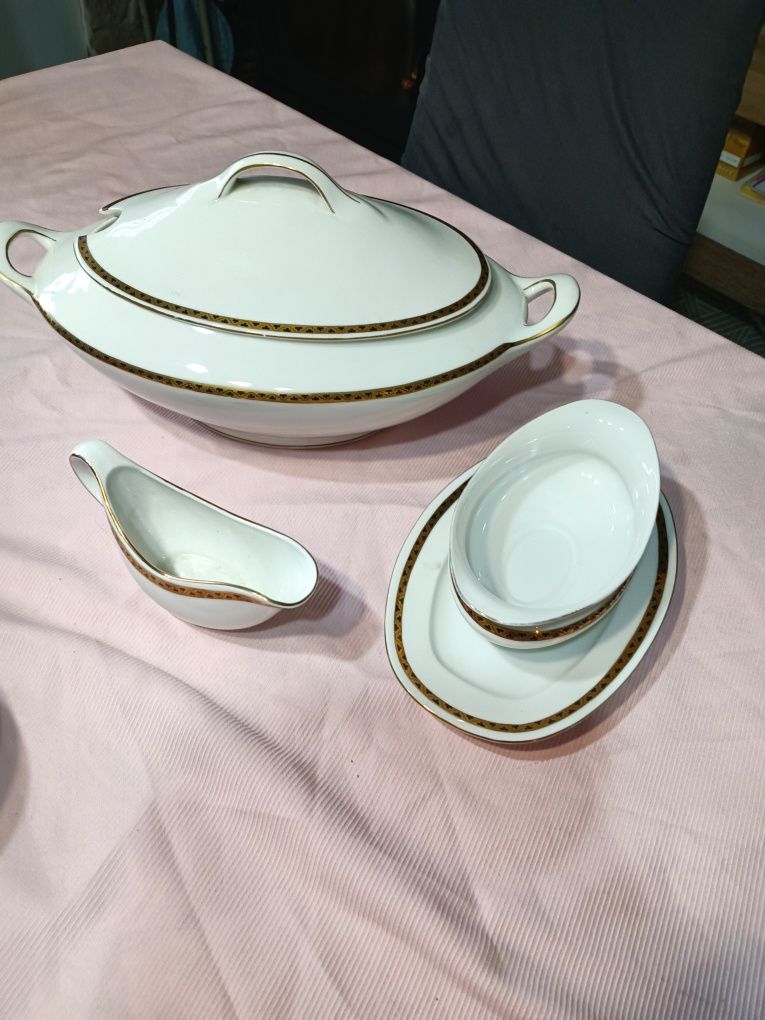 Чехски сервиз за хранене
