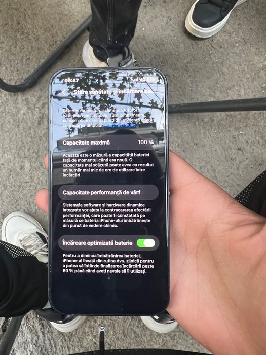 Vând sau schimb iPhone 13