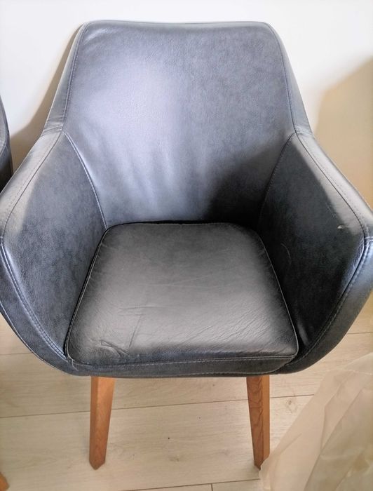 Продавам 6 бр трапезни столове