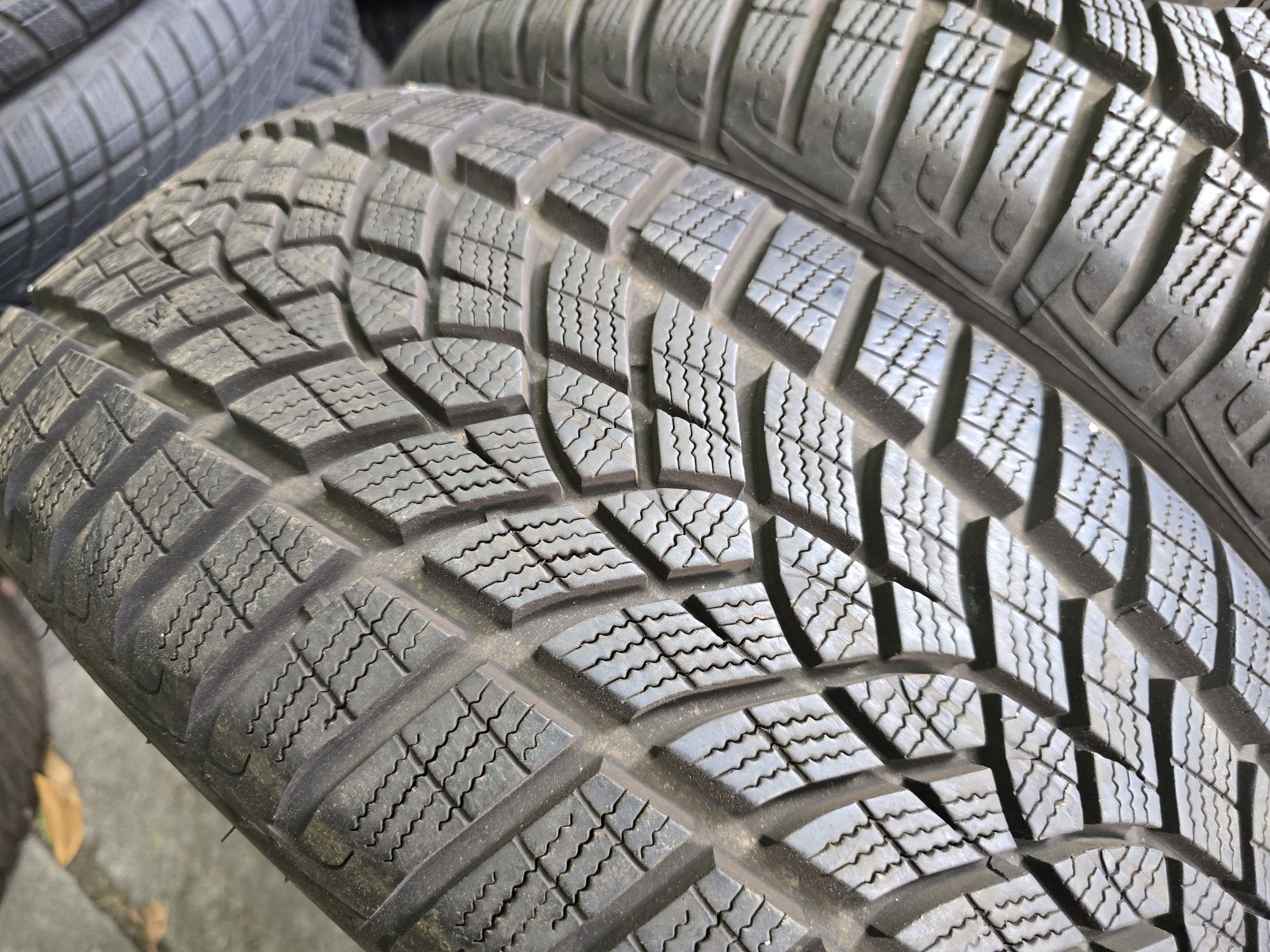 215/60/16 Goodyear  4бр