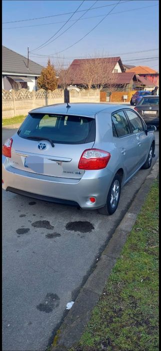 Vand Toyota 2013 Hibrid stare foarte buna