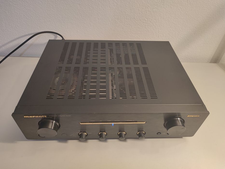 Amplificator Marantz PM 7001 statie