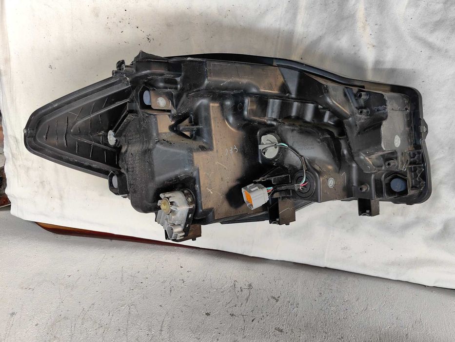 Оригинален фар Сузуки  Suzuki SX4 S-Cross Full Led