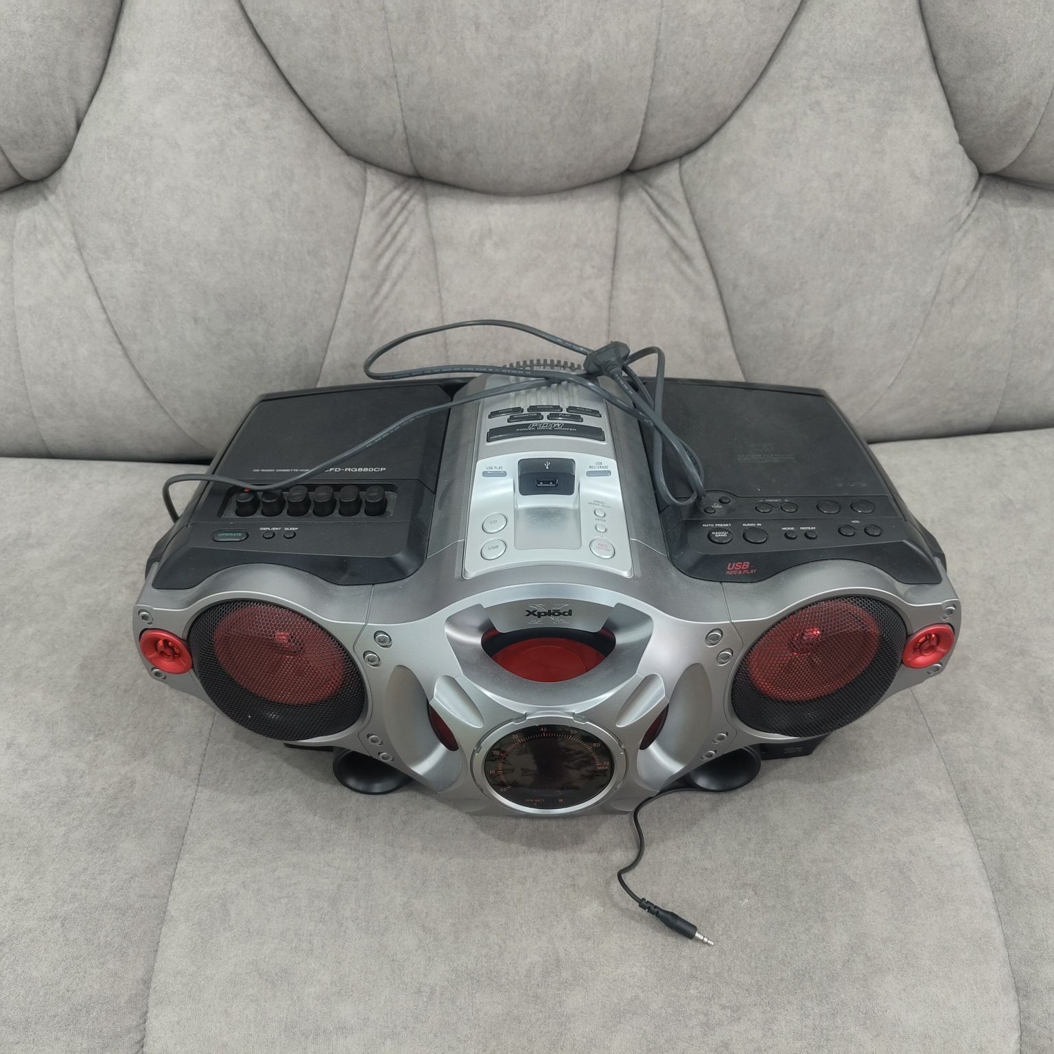 Продается Sony CFD-RG880CP.