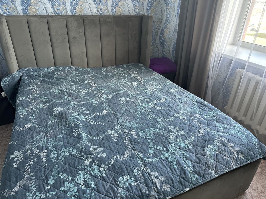 Продам двухспальн кровать с матрасом