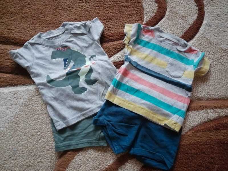 Set pantaloni scurti si tricou