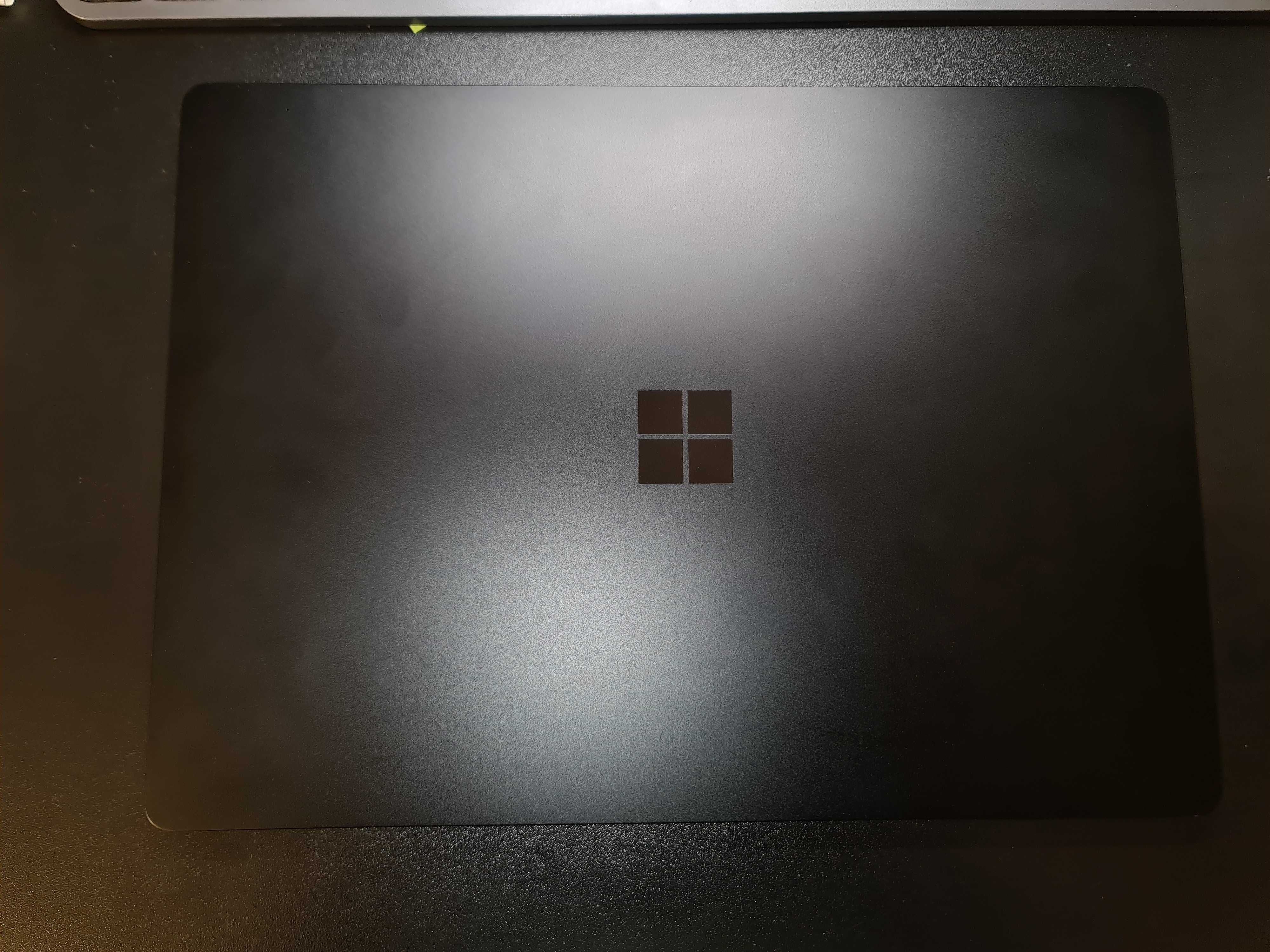 Microsoft Surface Laptop 3 - 13.5" Black - i5 /8GB/512GB - Перфектен