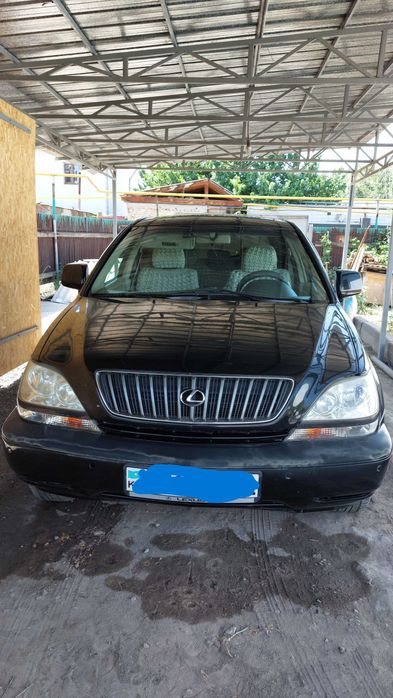 Продам машину Lexus RX 300