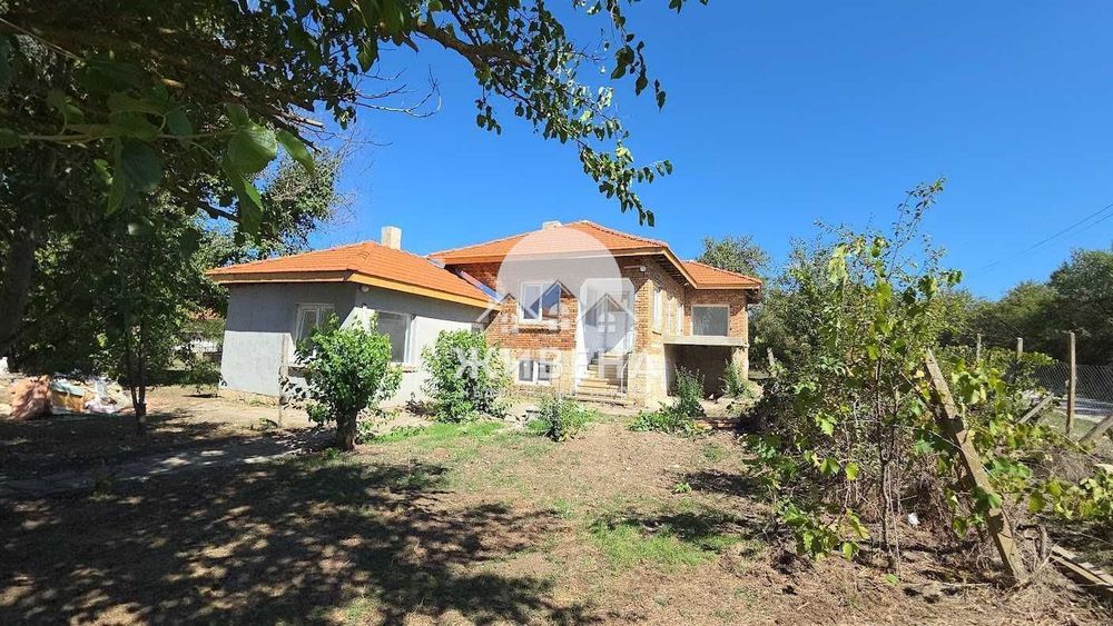 Продавам реновирана къща в с.Червенци, обл. Варна