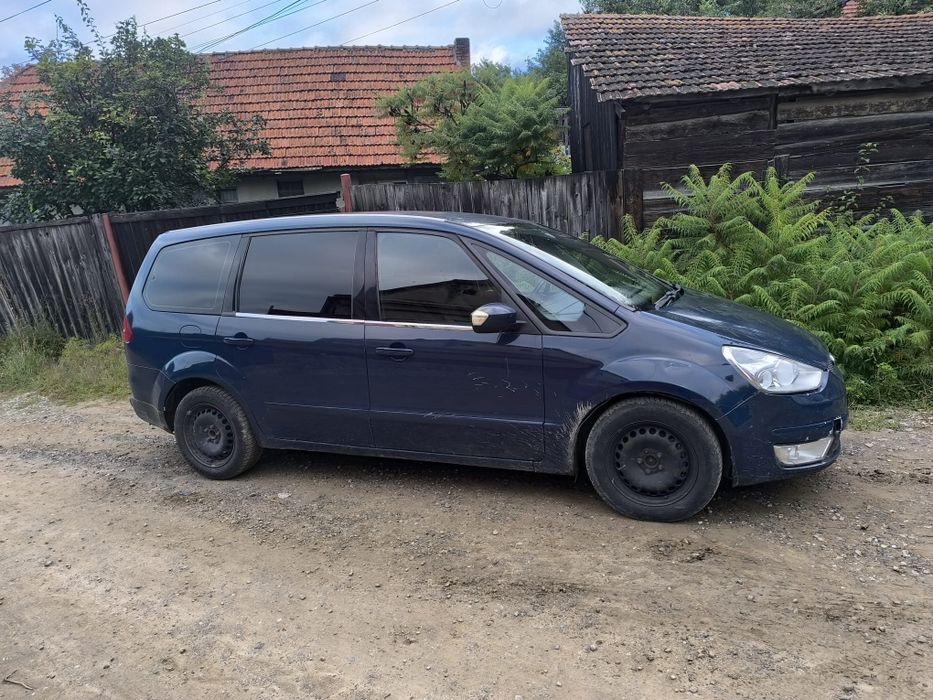 Vând Ford Galaxy