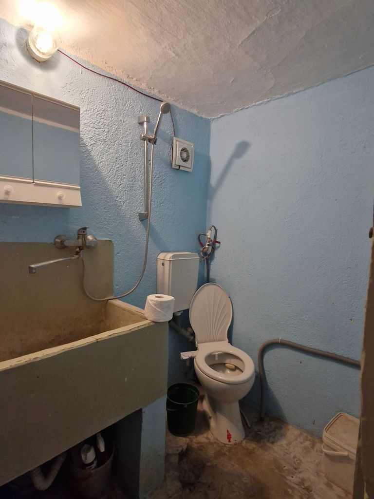 Продава се Къща в Ямбол, Граф Игнатиев - 30 кв.м за 1105 €/кв.м - Снимка #5