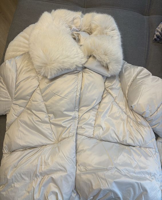 Vand geaca iarna cu puf si blana