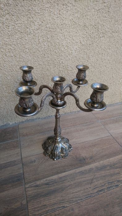 Sfesnic deosebit cu 5 brate.