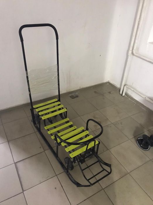 Продам санки с колесами