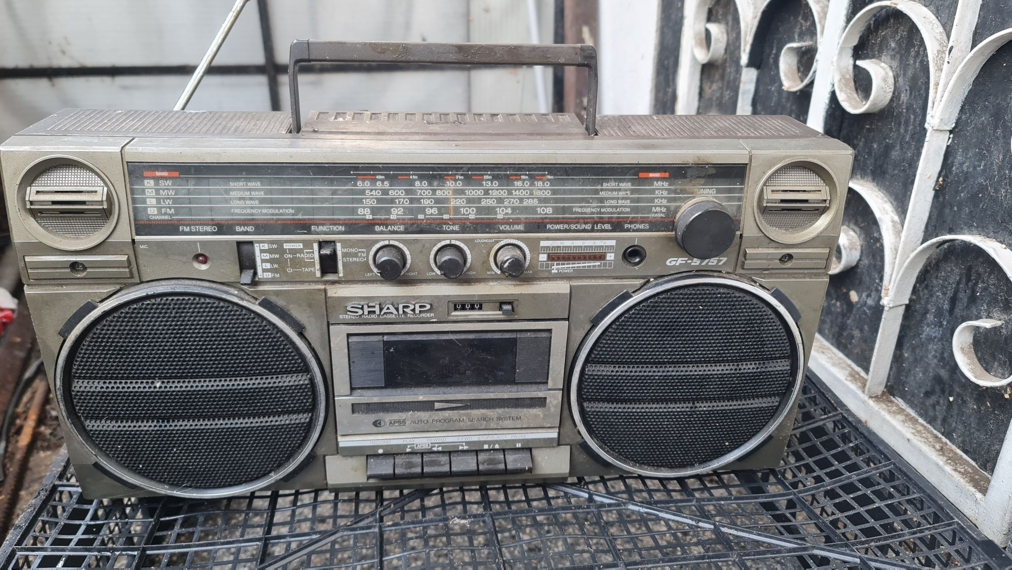 Ретро касетофон  Sharp GF-5757hb