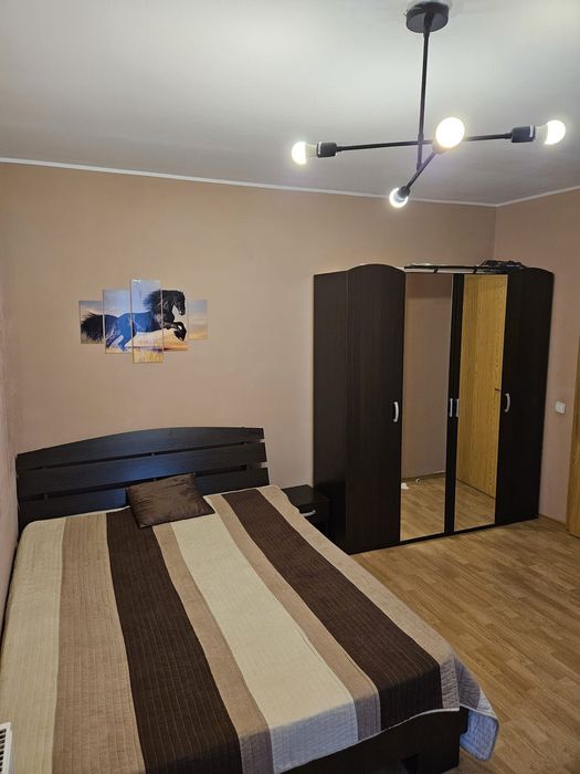 Persoana fizică închiriez apartament cu 2 camere decomandate