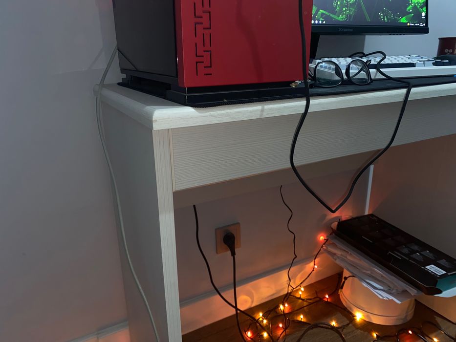 Продается стол в хорошем состоянии