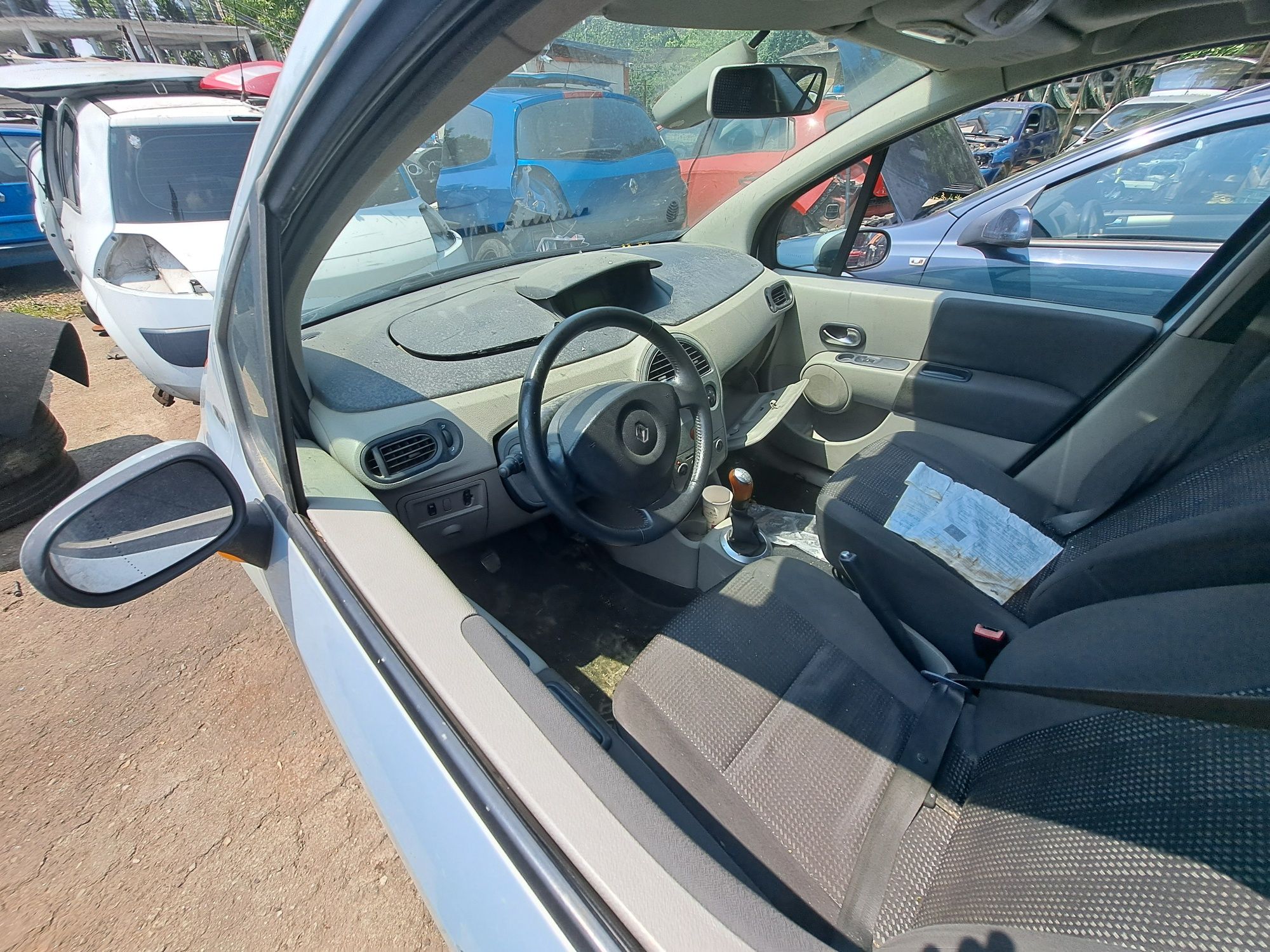 Dezmembrez Renault Modus 1.5D  an 2007