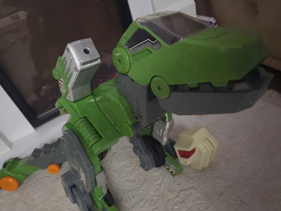 T-rex Masina care se transformă in dinozaur