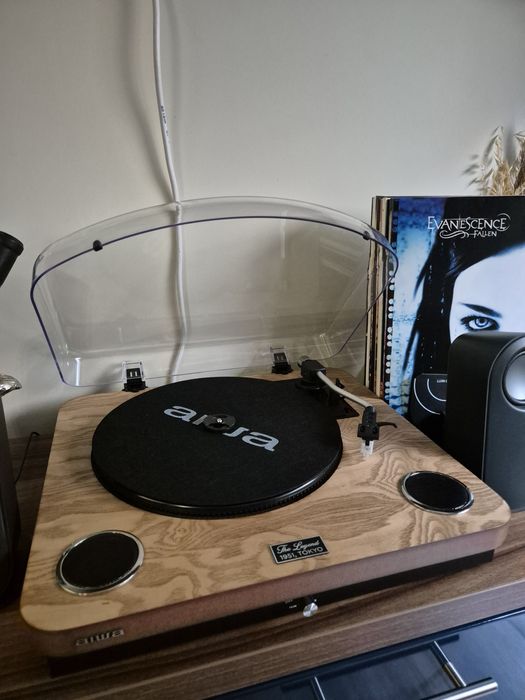 Грамофон AIWA GBTUR-120WD