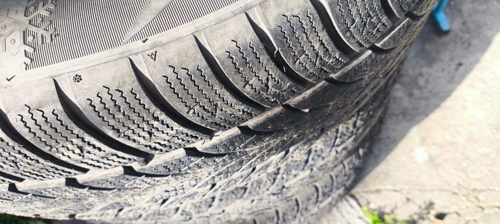 Продам Шины трижнджил 17д