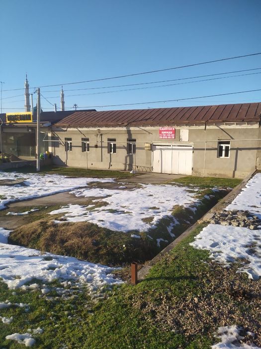 Nazarbek Harkatda yoʻlni yuzida 8 sotik 7 xonali uy arenda аренда 1300