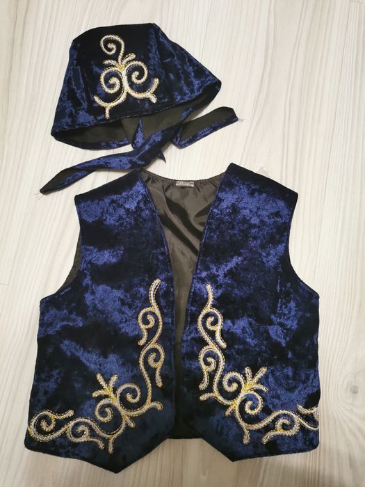Национальный костюм (жилетка+головной убор) на 4-5 лет