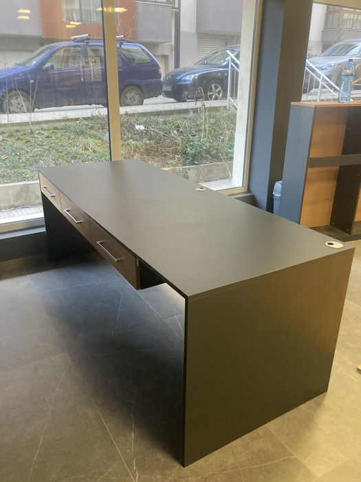Рецепция/Front desk/Голямо бюро