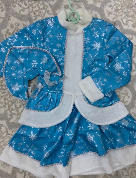Продам костюм снегурочки