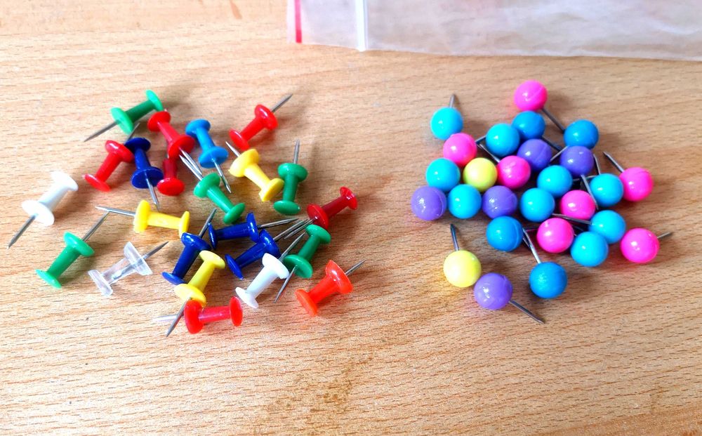 Pioneze colorate       .