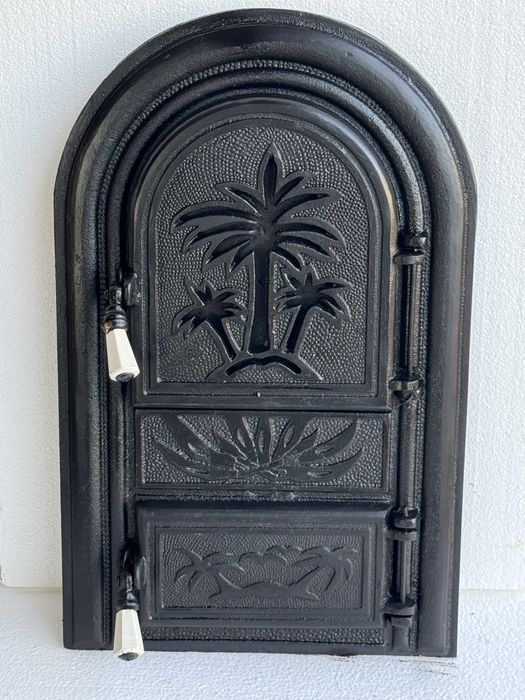 Usa din fonta pentru soba